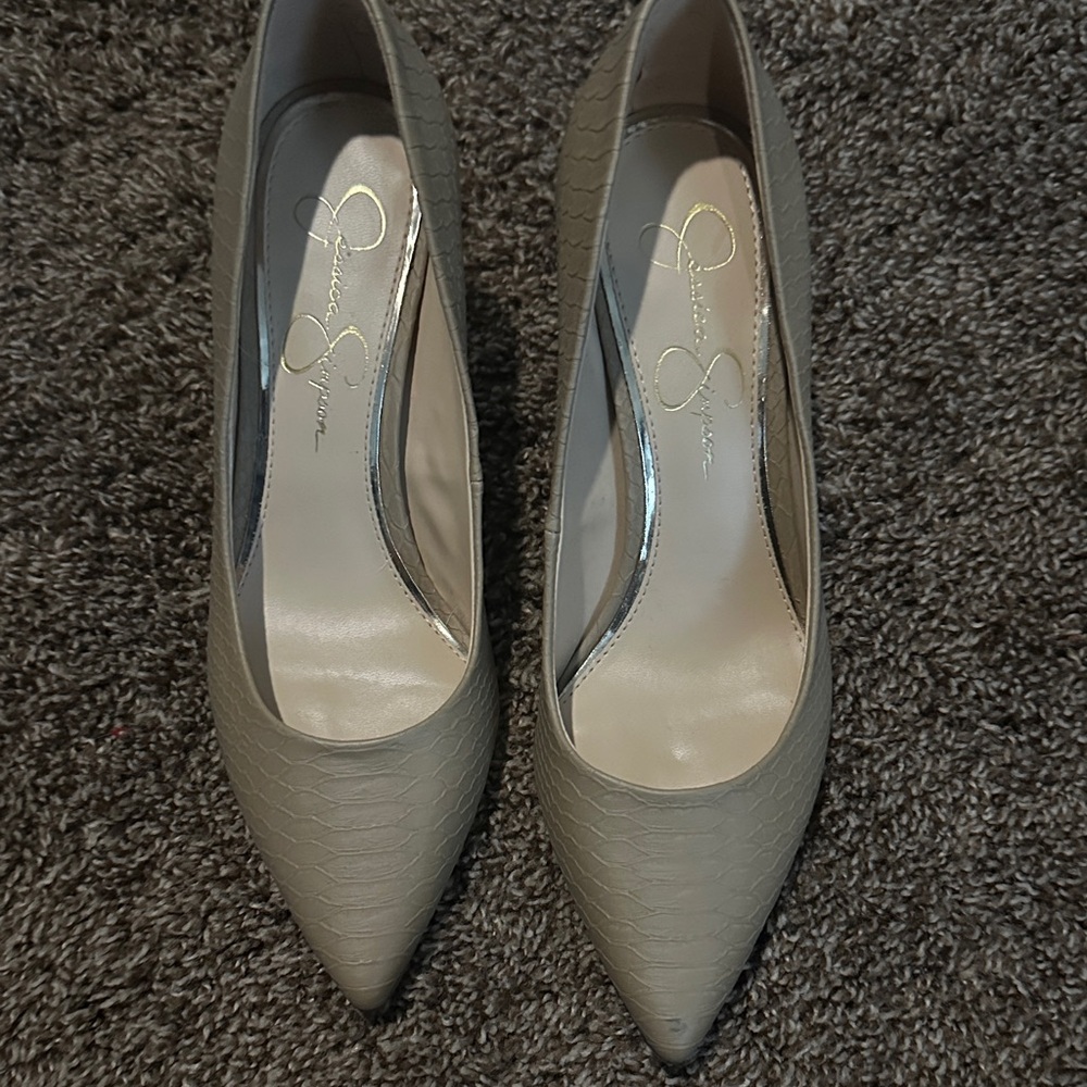 Jessica Simpson Taupe Textured Heels